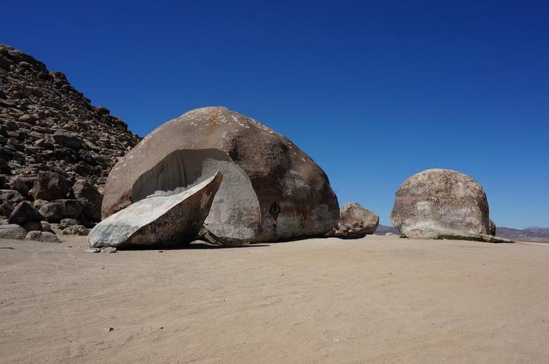 Giant Rock Landers, California