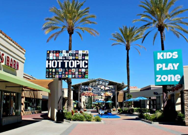 Lake Elsinore Outlets Inland Empire Day 