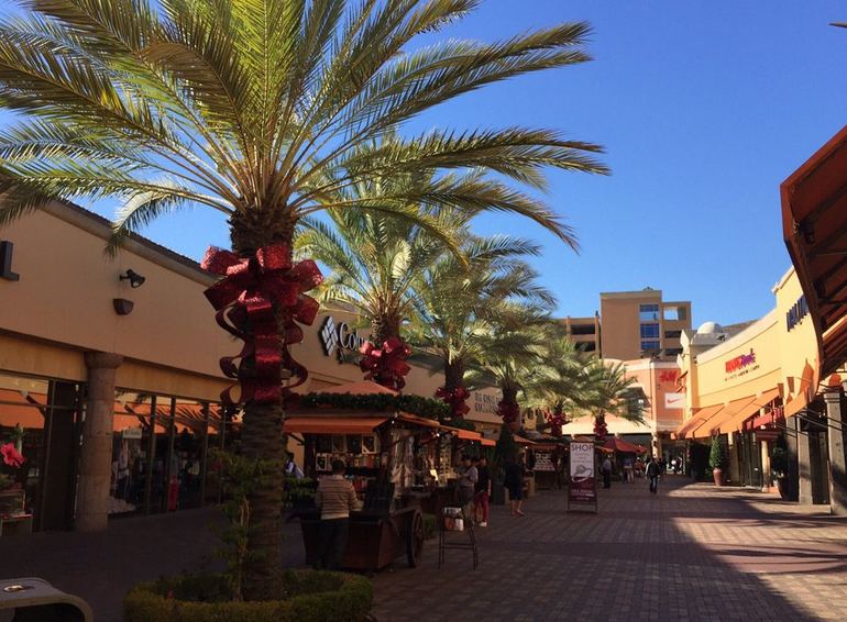 hollister citadel outlet