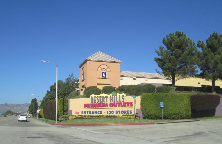 Desert Hills Outlet Mall Palm Springs Day Trip Affordable & Fun