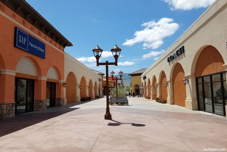 vans outlet barstow california