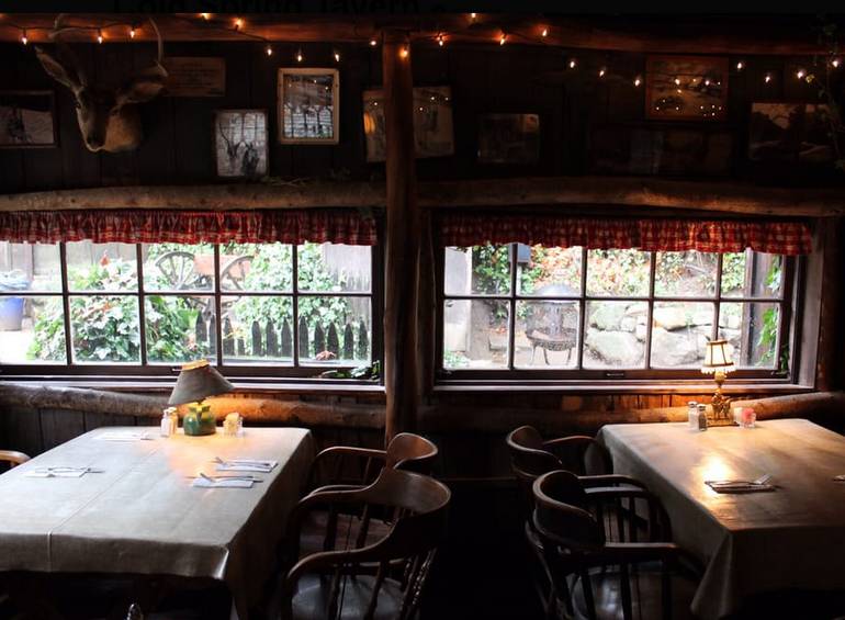 Tavern Santa Indoor Dining Area