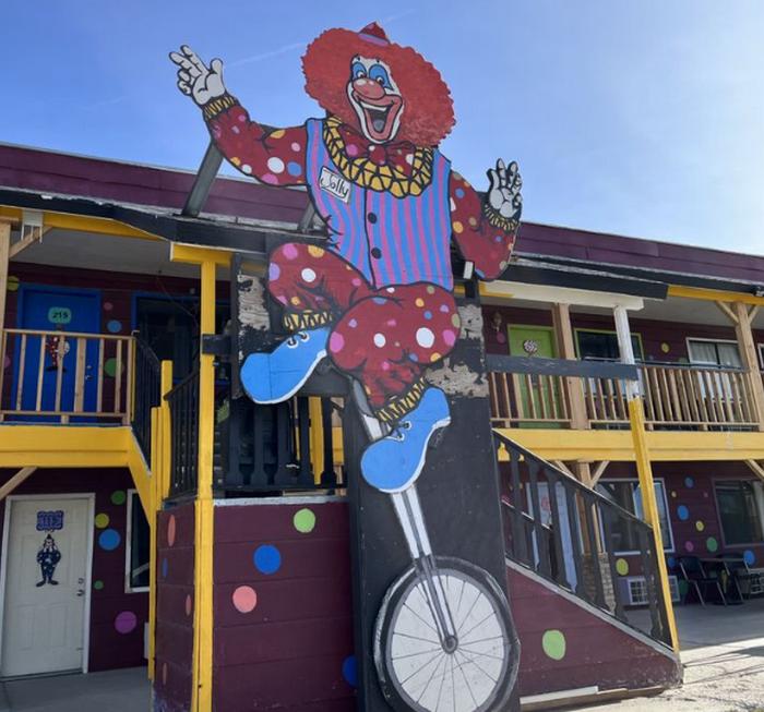 The World Famous Clown Motel