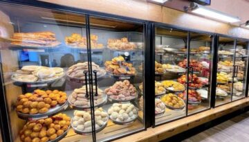 Orange County Food Courts & Eateries: A Culinary Carnival Awaits