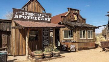 Goldfield Ghost Town Day Trip: Apache Junction, Arizona