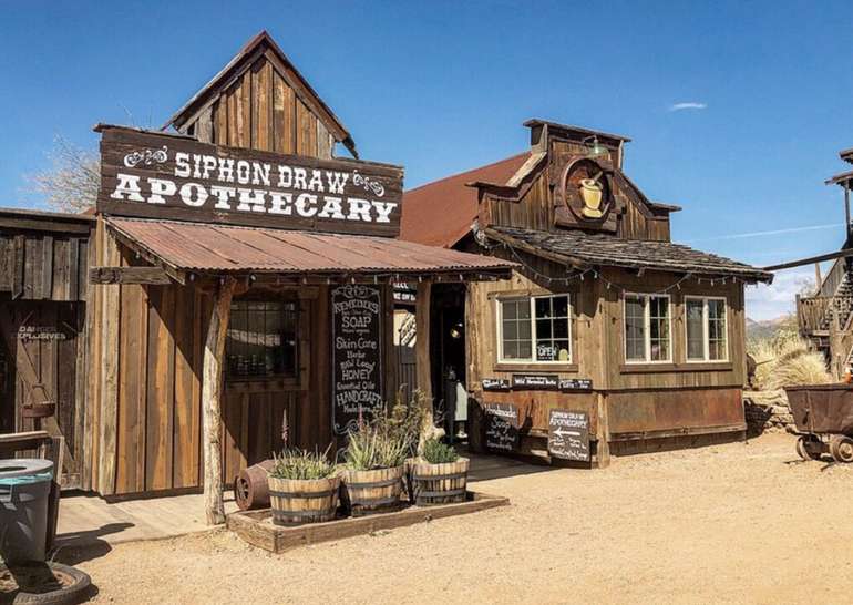 Goldfield Ghost Town Day Trip: Apache Junction, Arizona